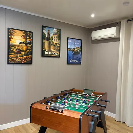 Дом отдыха Maison Avec Billard Babyfoot Ping-pong Piscine 10 A 12 Personnes *