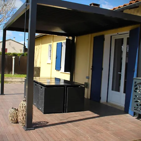 Maison Avec Billard Babyfoot Ping-pong Piscine 10 A 12 Personnes
