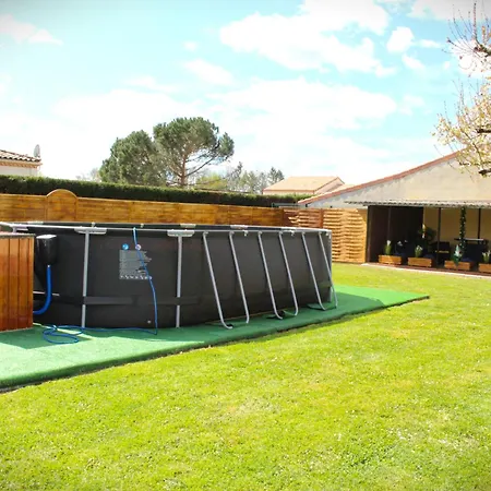 Maison Avec Billard Babyfoot Ping-pong Piscine 10 A 12 Personnes Cours-de-Pile